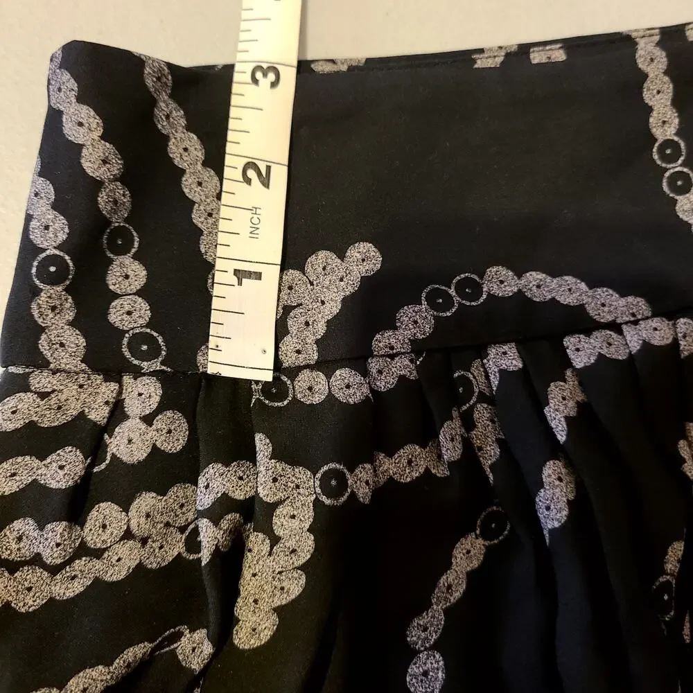 Banana Republic Womens Skirt Sz 4 Black Cream 100% Silk Flowing Abstract‎ Boho